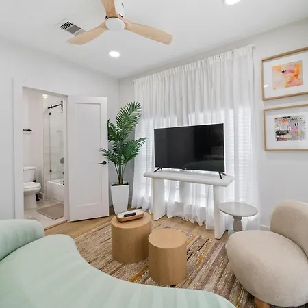 Mediterranean Villa #6 At East Downtown